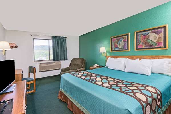  - Super 8 Hotel New Stanton - I-70, Exit 57