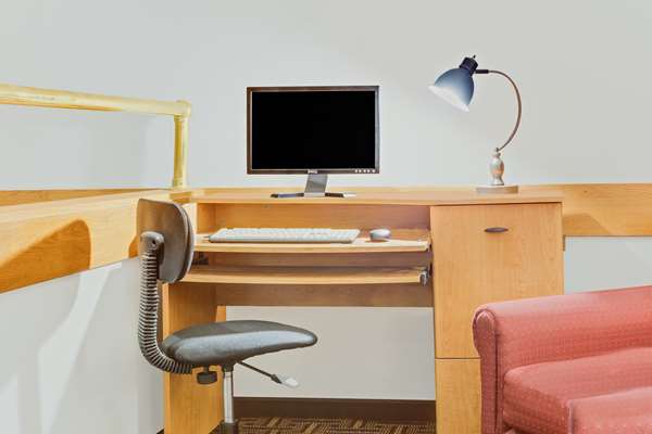 Conference Area - Super 8 Hotel Airport Green Bay