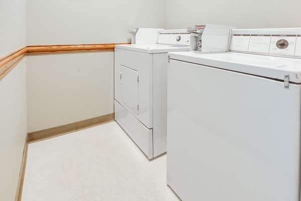 Amenities - Super 8 Hotel Airport Green Bay