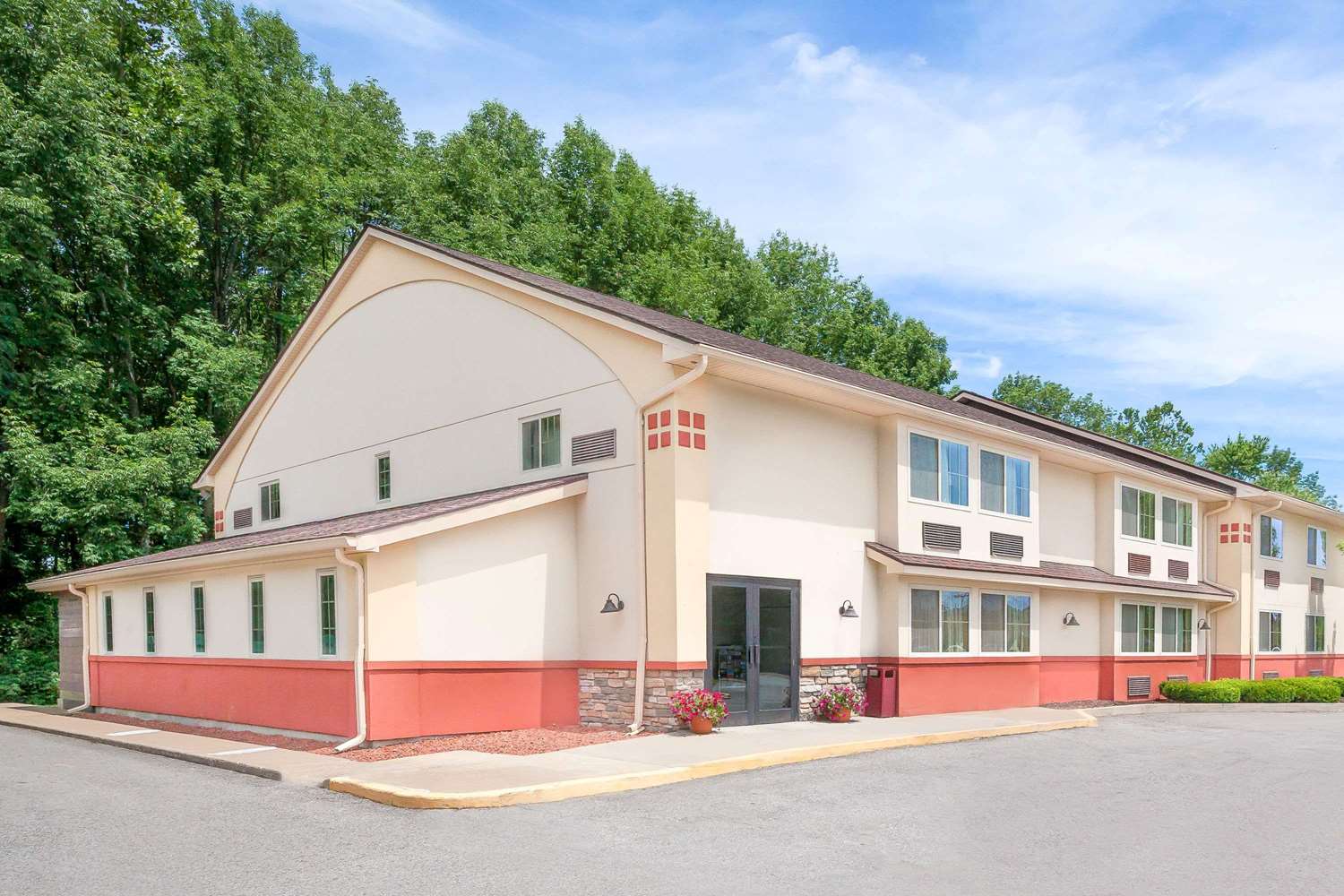 Super 8 Hotel Oneonta, NY See Discounts