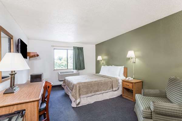  - Super 8 Motel Hampton