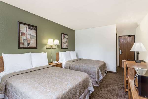  - Super 8 Motel Hampton