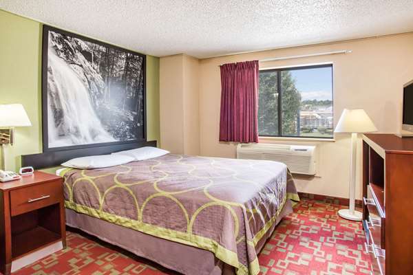  - Super 8 Hotel Harrisonburg - I-81, Exit 243