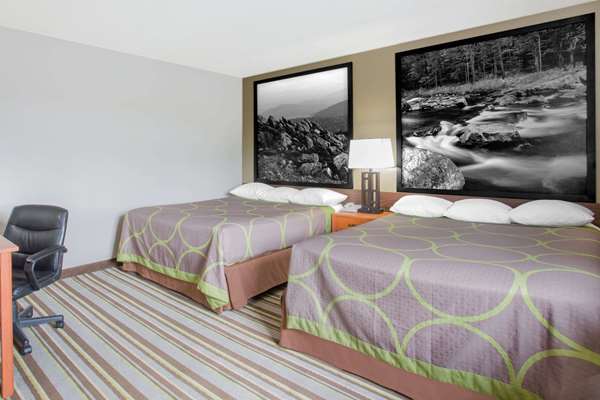 Suite - Super 8 Hotel Abingdon - I-81, Exit 17