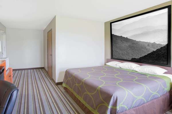  - Super 8 Hotel Abingdon - I-81, Exit 17