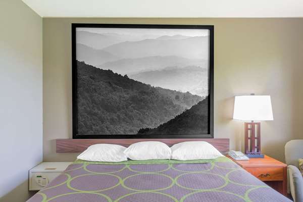  - Super 8 Hotel Abingdon - I-81, Exit 17