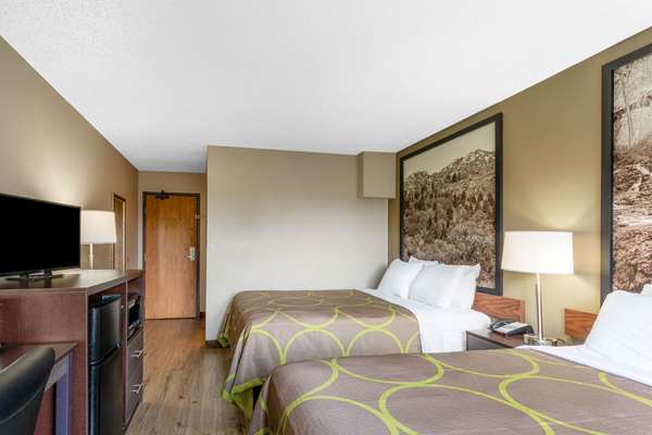  - Super 8 Hotel Abingdon - I-81, Exit 17