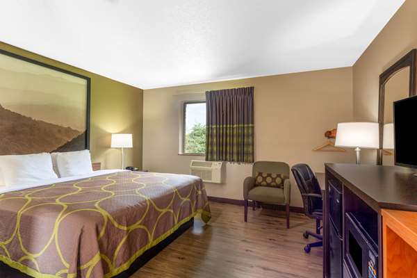  - Super 8 Hotel Abingdon - I-81, Exit 17