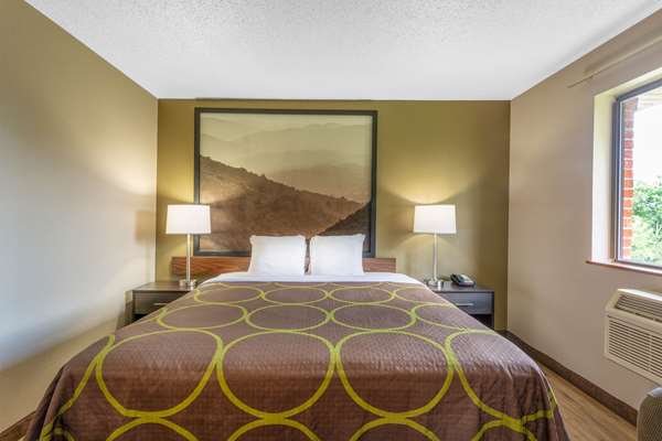  - Super 8 Hotel Abingdon - I-81, Exit 17