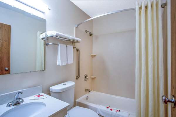  - Super 8 Hotel Abingdon - I-81, Exit 17