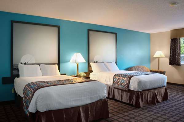  - Super 8 Hotel Whitewater