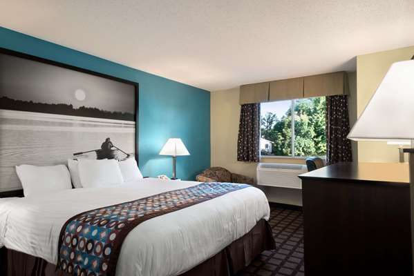  - Super 8 Hotel Whitewater