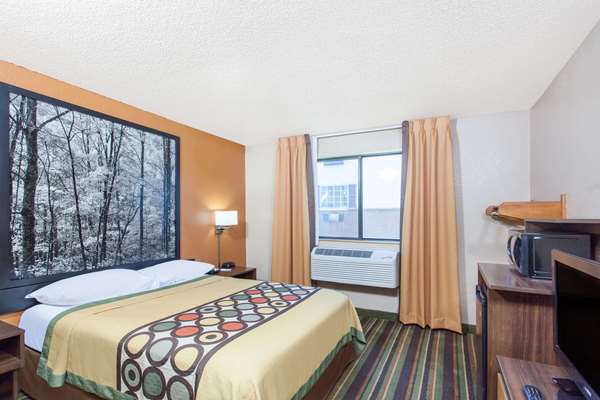  - Super 8 Hotel Norton