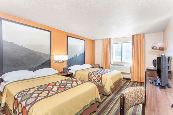  - Super 8 Hotel Norton