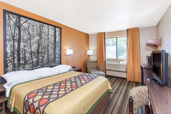  - Super 8 Hotel Norton