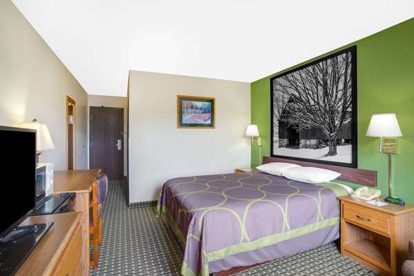  - Super 8 Hotel Radford