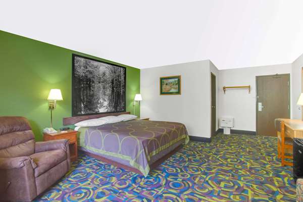  - Super 8 Hotel Radford
