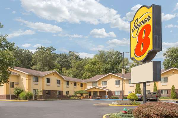 Exterior view - Super 8 Hotel Radford