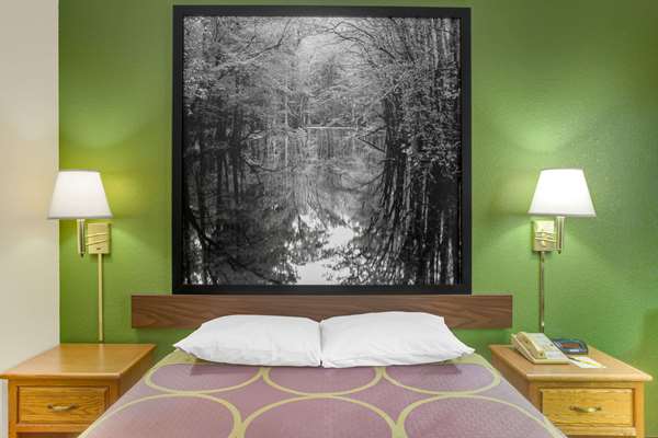  - Super 8 Hotel Radford