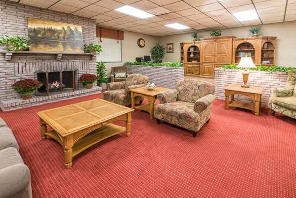  - Super 8 Hotel Henrietta - I-390, Exit 12A