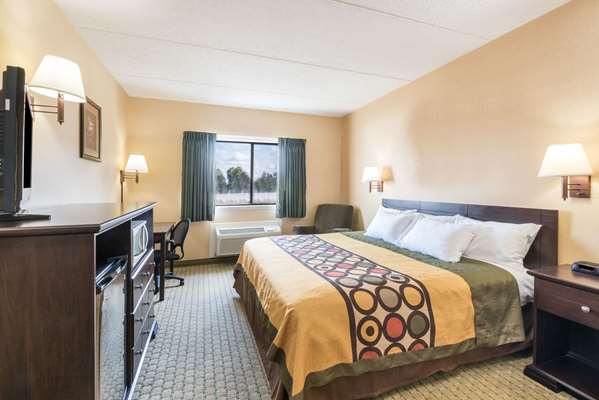  - Super 8 Hotel Henrietta - I-390, Exit 12A