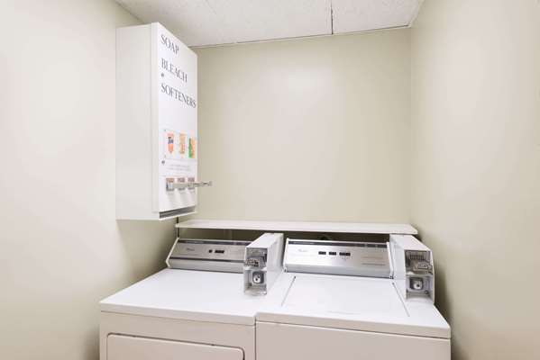  - Super 8 Hotel Henrietta - I-390, Exit 12A