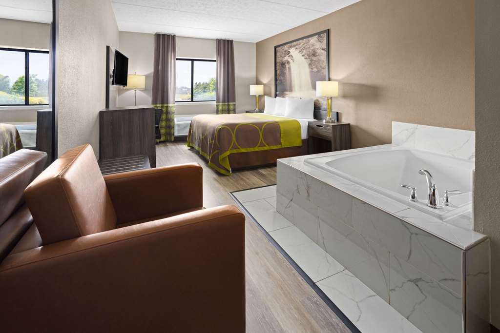 SUPER 8 BY WYNDHAM HENRIETTA/ROCHES-guestroom-Guest Room,Tub - Jetted,Suite,On-Site.jpg