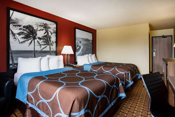  - Super 8 Hotel Chester - I-95, Exit 61B