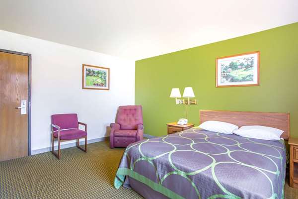  - Super 8 Hotel Broad Street Richmond - I-64, Exits 183 & 183C