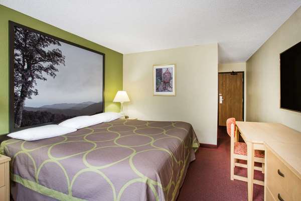  - Super 8 Hotel Salem - I-81, Exit 137