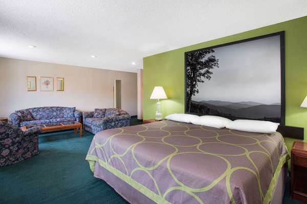 - Super 8 Hotel Salem - I-81, Exit 137