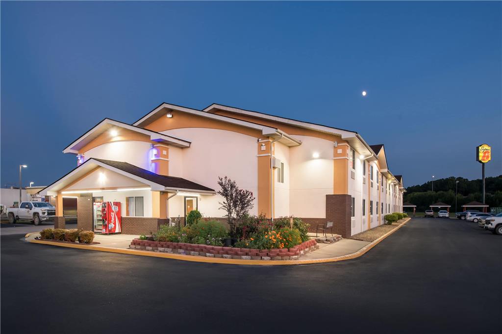 Super 8 Franklin