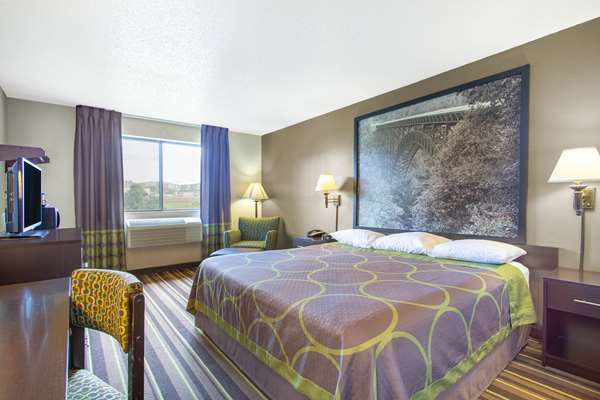  - Super 8 Hotel Weston - I-79, Exit 99