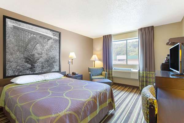  - Super 8 Hotel Weston - I-79, Exit 99