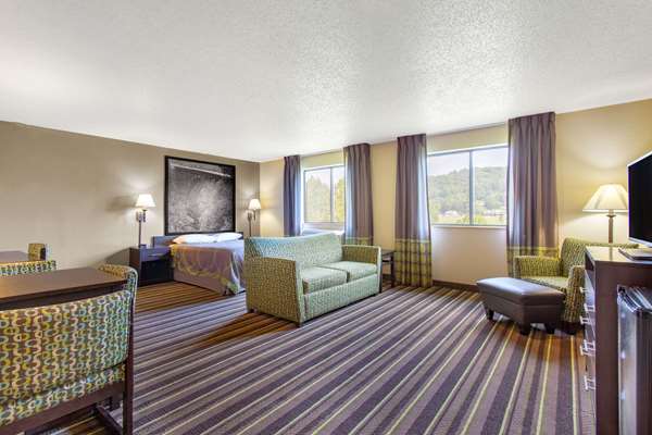 Suite - Super 8 Hotel Weston - I-79, Exit 99
