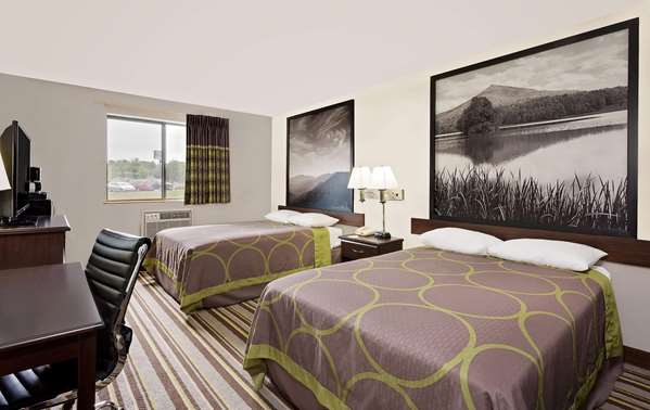  - Super 8 Motel Waynesboro - I-64, Exit 94