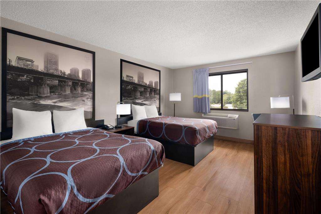 SUPER 8 BY WYNDHAM FARMVILLE-guestroom-Guest Room,On-Site.jpg