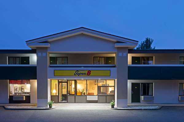 Exterior view - Super 8 Motel White River Junction