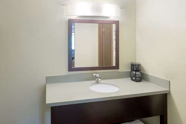  - Super 8 Motel White River Junction