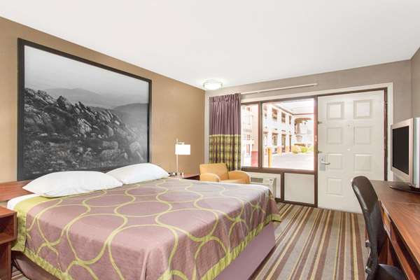  - Super 8 Motel Wytheville - I-77, Exit 41