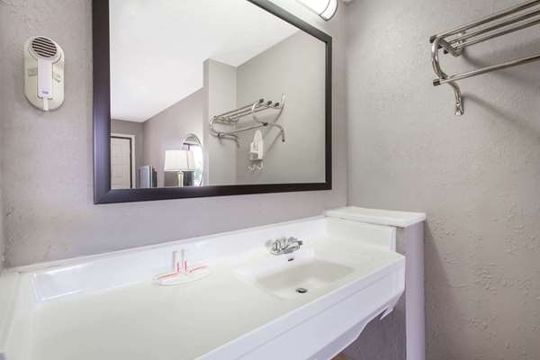  - Super 8 Motel Wytheville - I-77, Exit 41