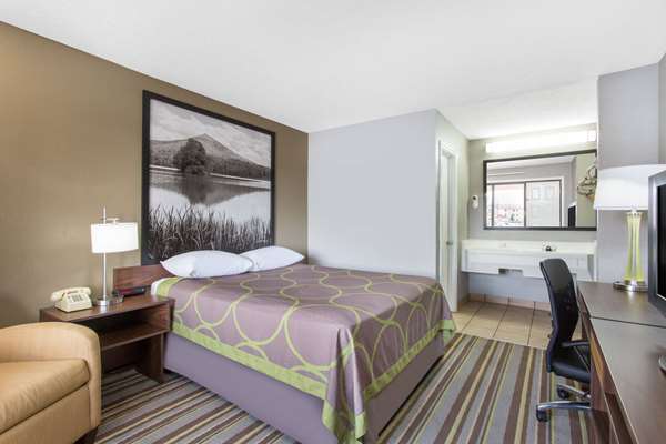  - Super 8 Motel Wytheville - I-77, Exit 41