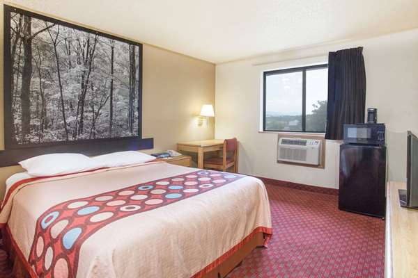  - Super 8 Hotel Lexington - I-64, Exit 55