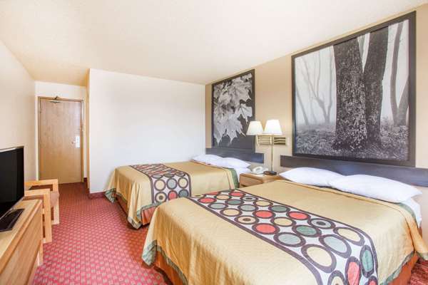  - Super 8 Hotel Lexington - I-64, Exit 55