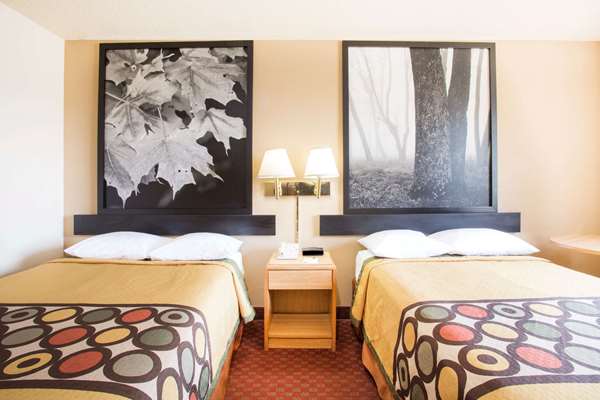  - Super 8 Hotel Lexington - I-64, Exit 55