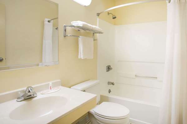  - Super 8 Hotel Lexington - I-64, Exit 55