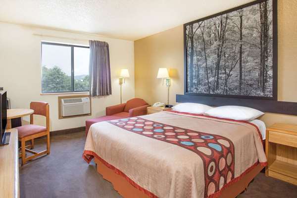  - Super 8 Hotel Lexington - I-64, Exit 55