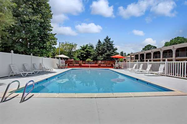 Pool - Super 8 Motel Historic Area Williamsburg