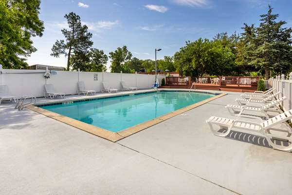 Pool - Super 8 Motel Historic Area Williamsburg