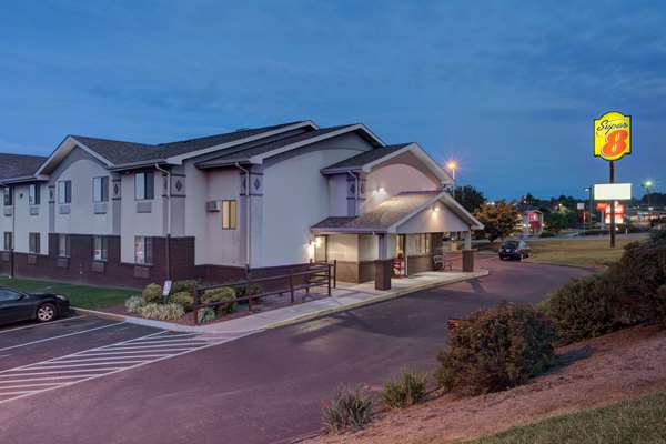Exterior view - Super 8 Hotel Blackburg Area Christiansburg